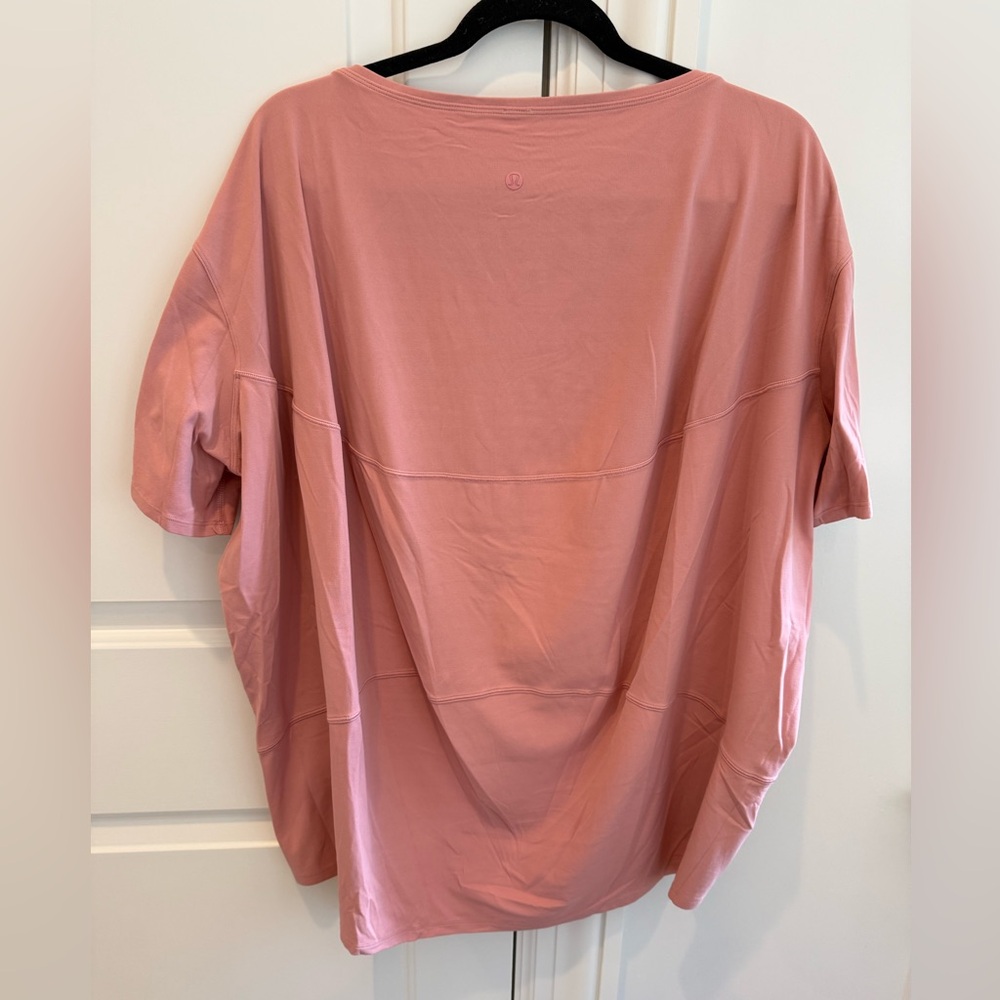 Lululemon Oversized Short Sleeve Tee in Dusty Rose - Picture 2 of 9